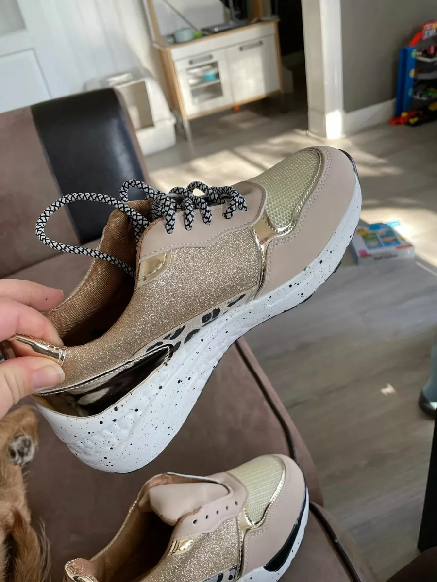 New Leopard Runners sizes 3-8 - Image 4