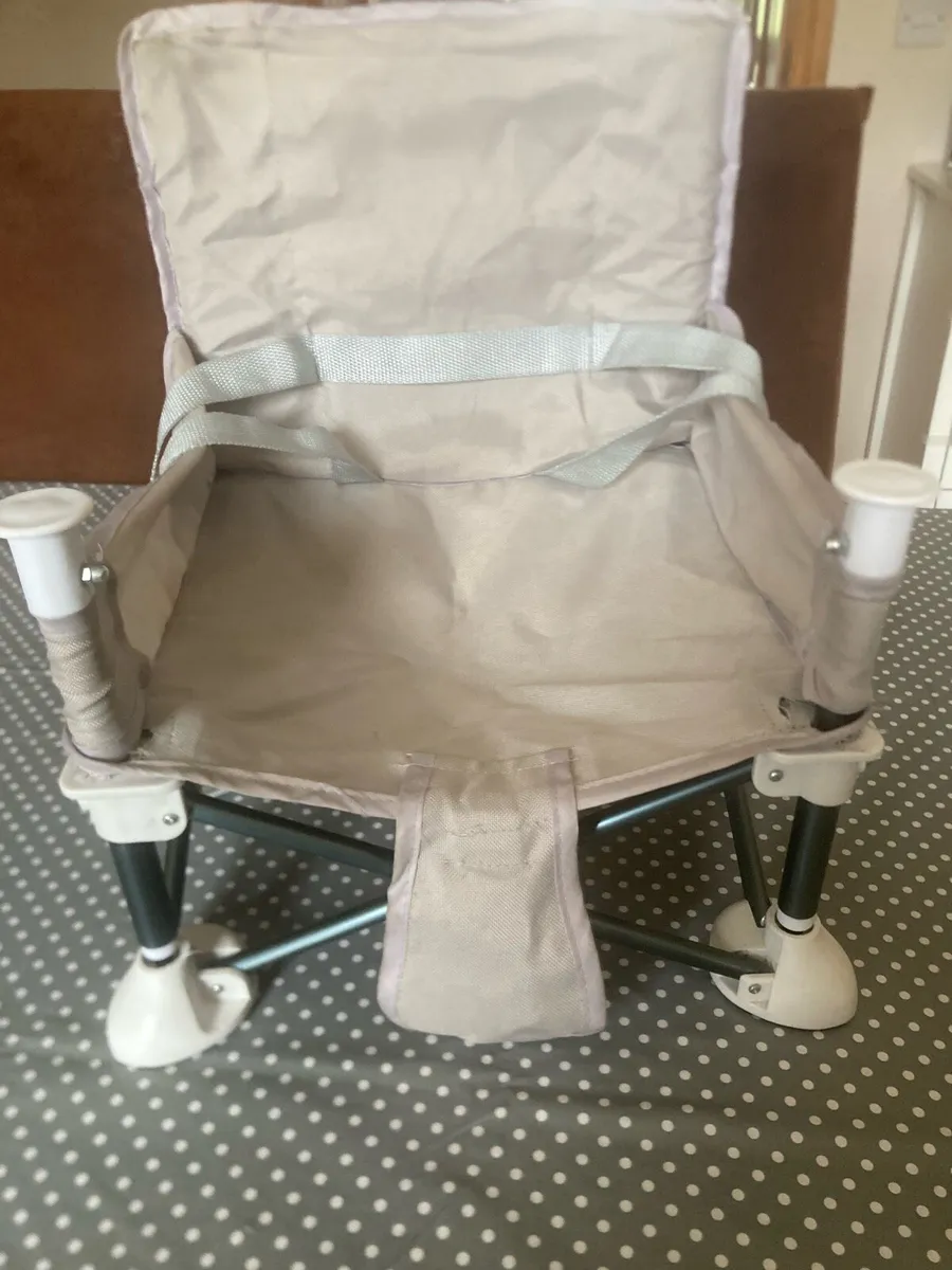 Camping seat/highchair - Image 1
