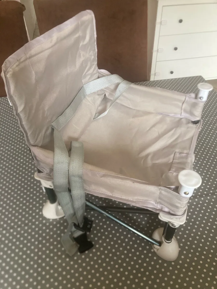 Camping seat/highchair - Image 2