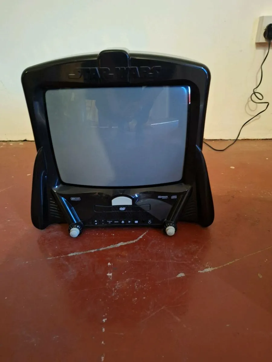Star wars tv/dvd player - Image 1