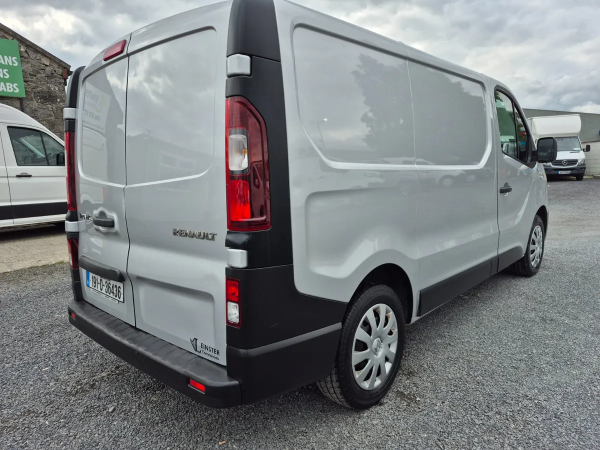 RENAULT TRAFIC INCLUDES VAT - Image 4