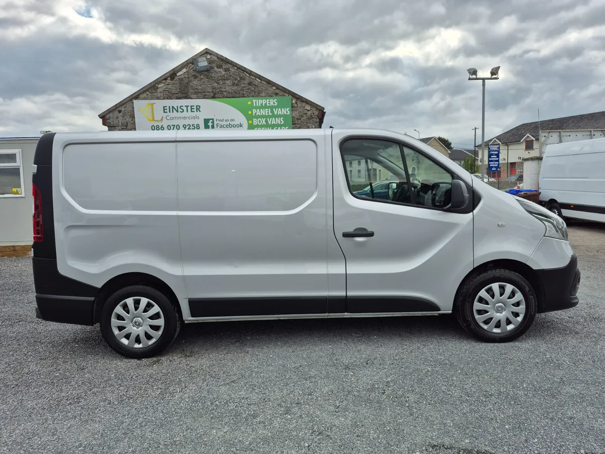 RENAULT TRAFIC INCLUDES VAT - Image 3