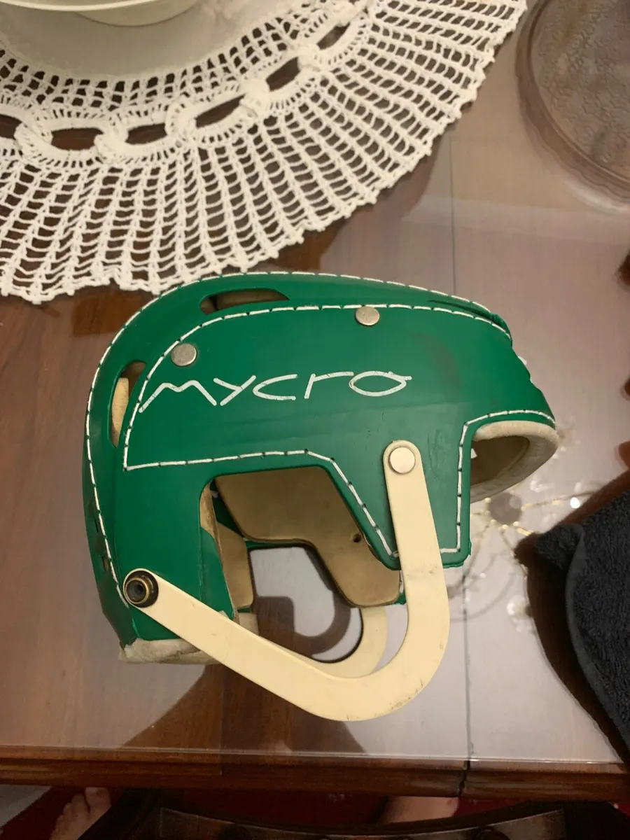 Hurling helmet - Image 2