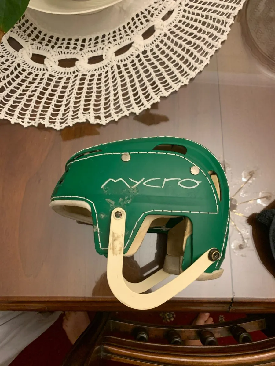 Hurling helmet - Image 4