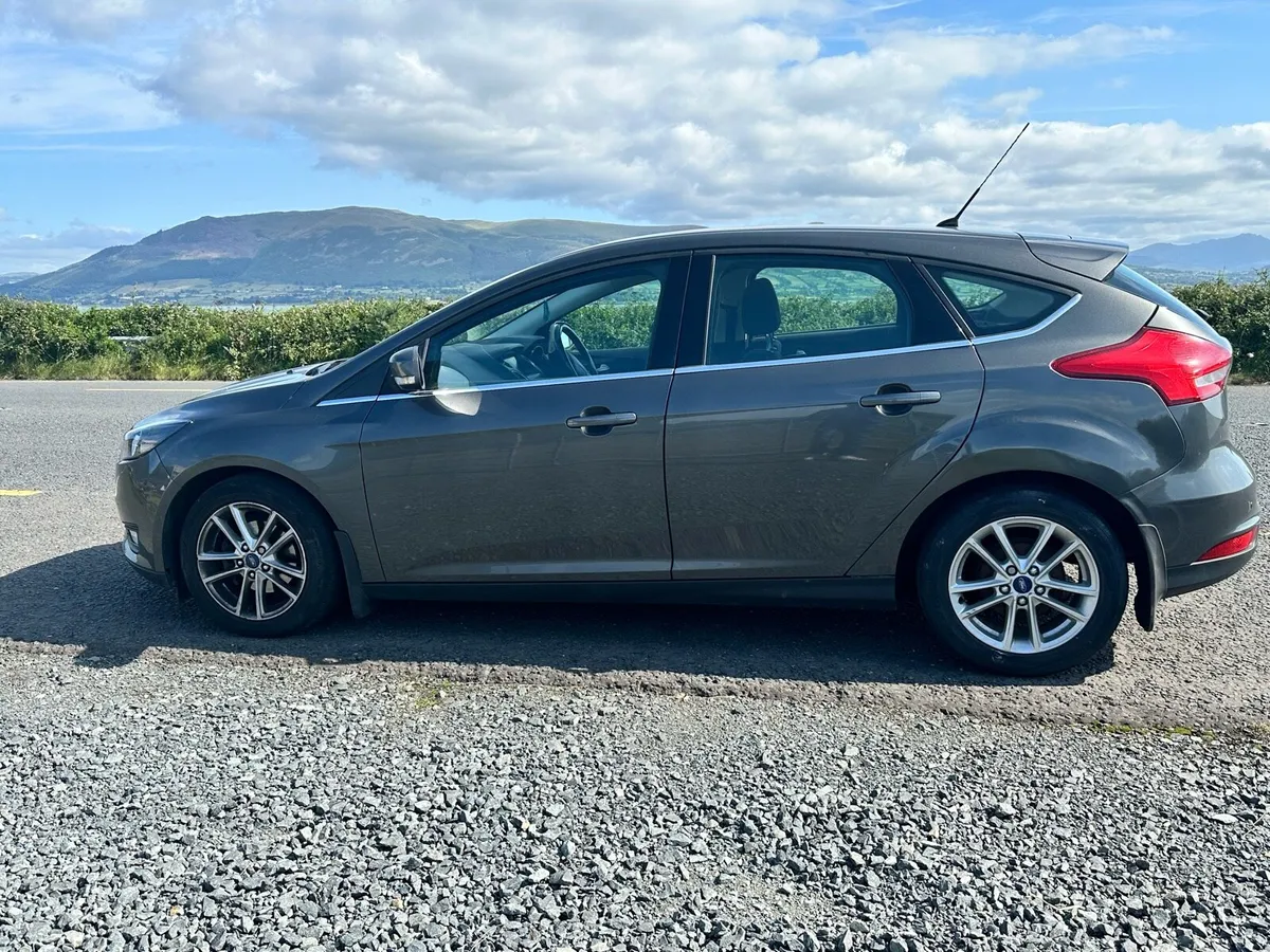 Lovely Ford Focus with brand new 2 years NCT & Tax - Image 4