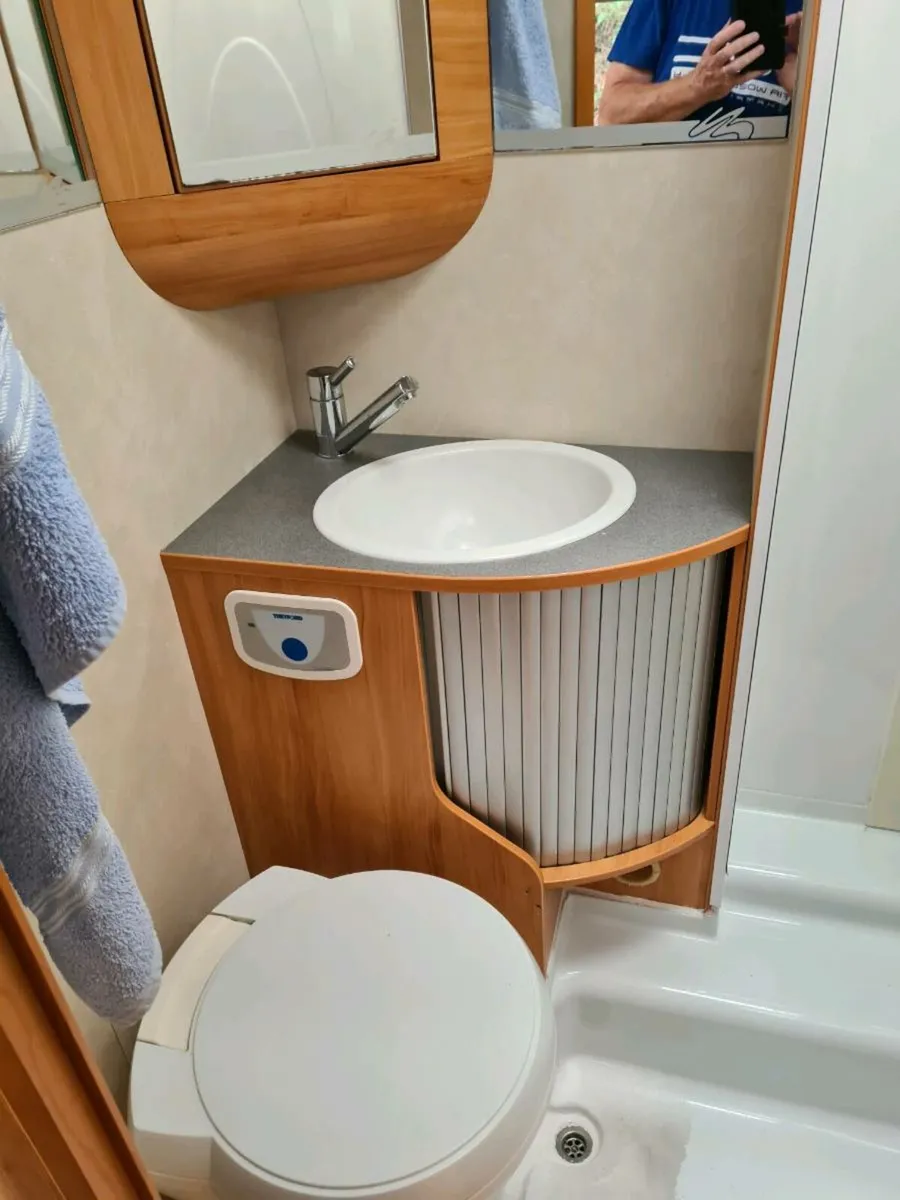 Adria motorhome - Image 4