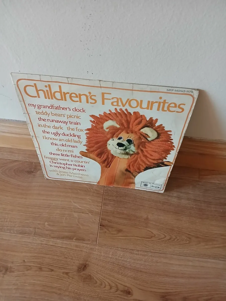 Vintage vinyl music records - Image 2
