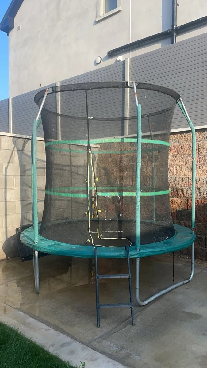 8ft Trampoline - Image 1