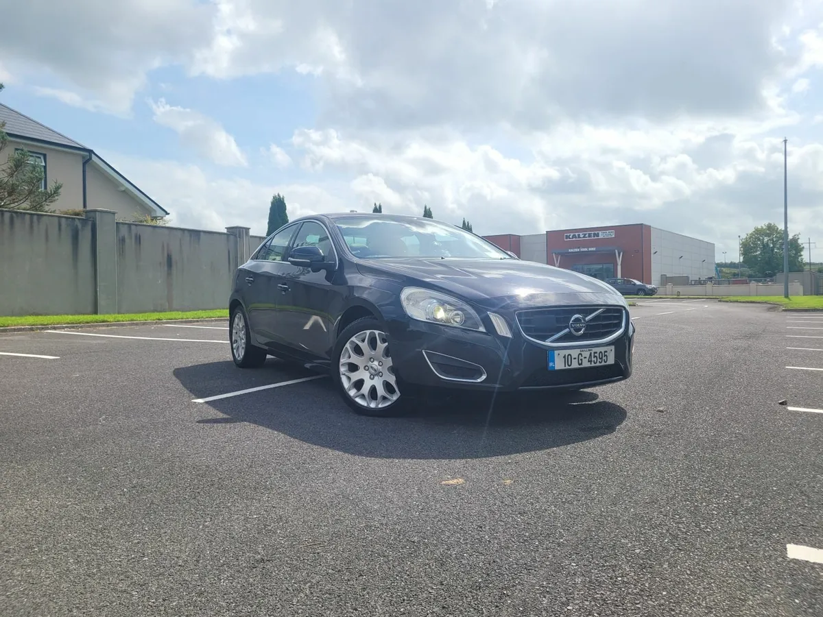 Volvo S60 2010 - Image 1
