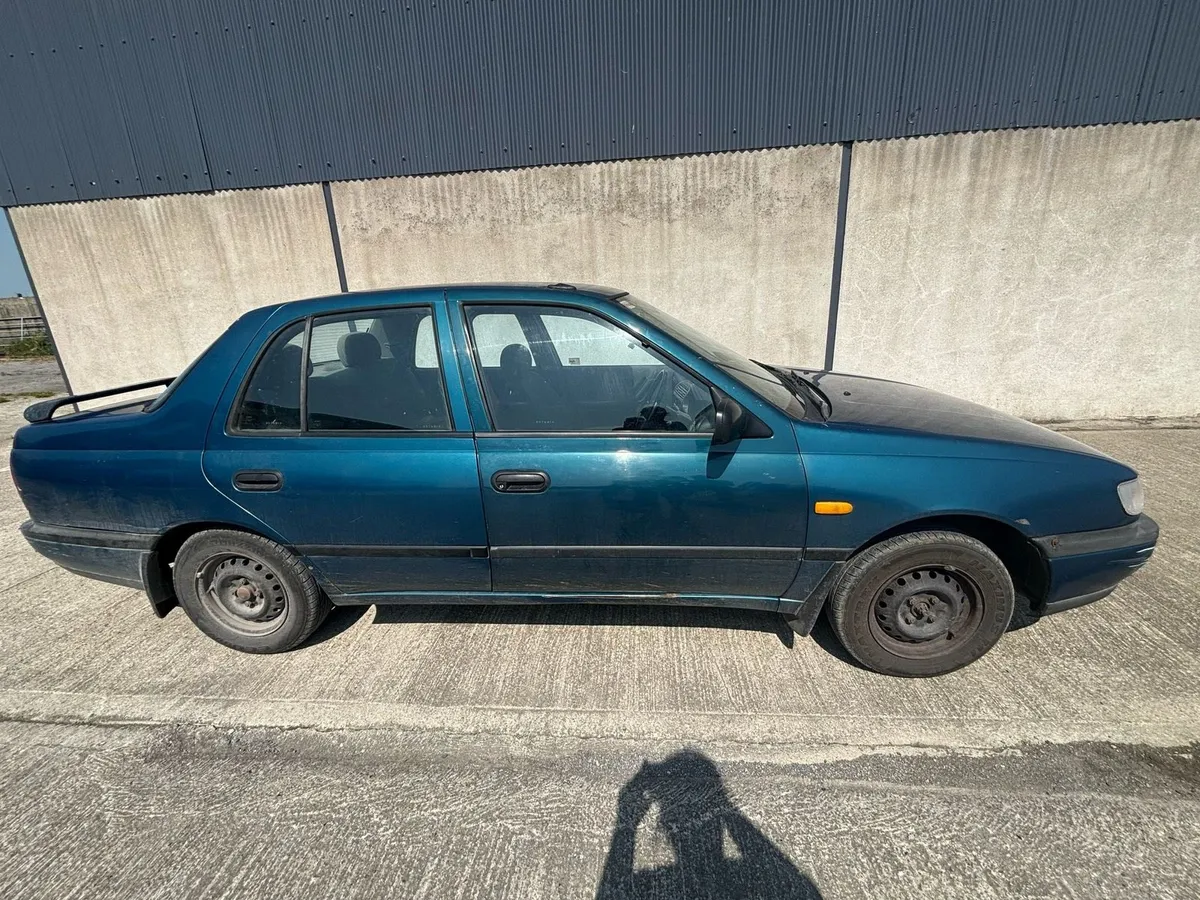 Nissan Sunny 1995 - Image 1