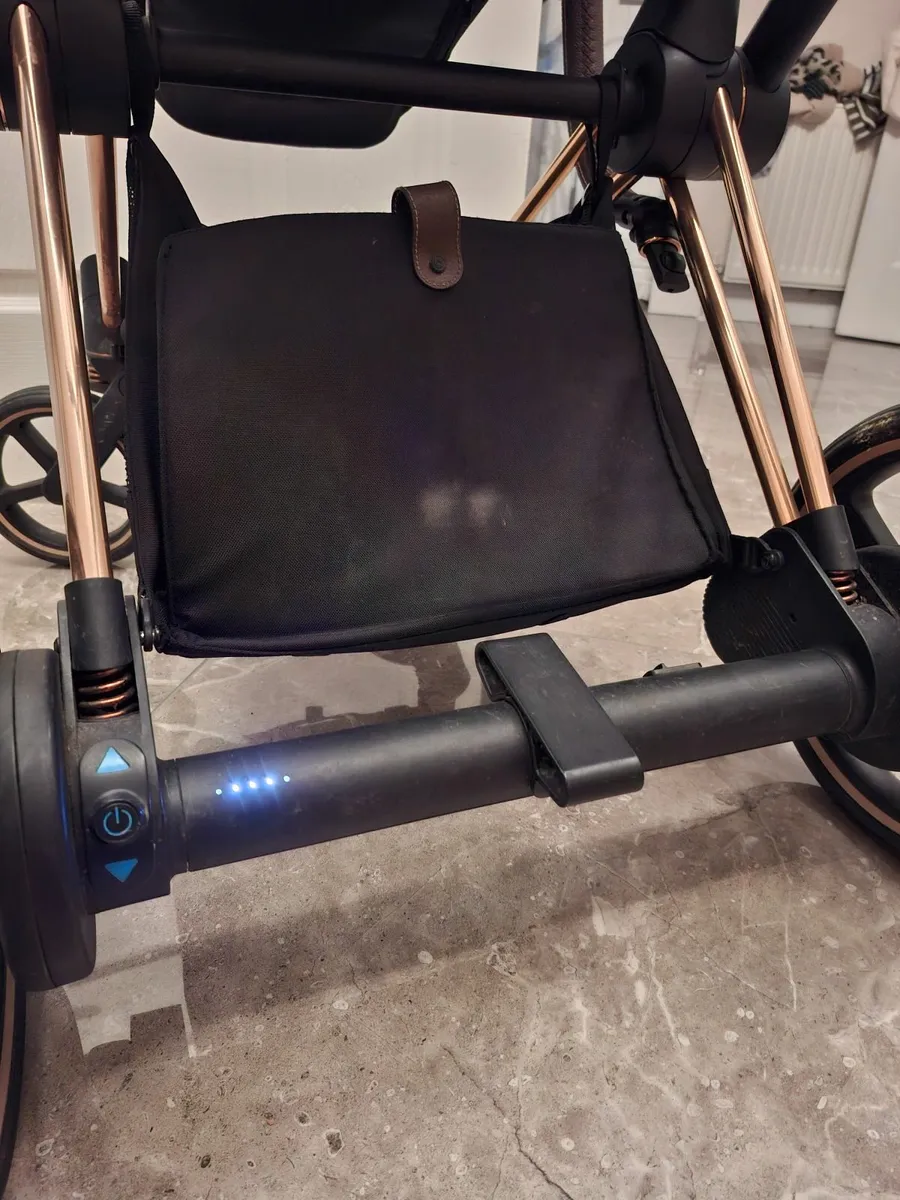 Cybex e-Priam,carry cot,car seat - Image 4