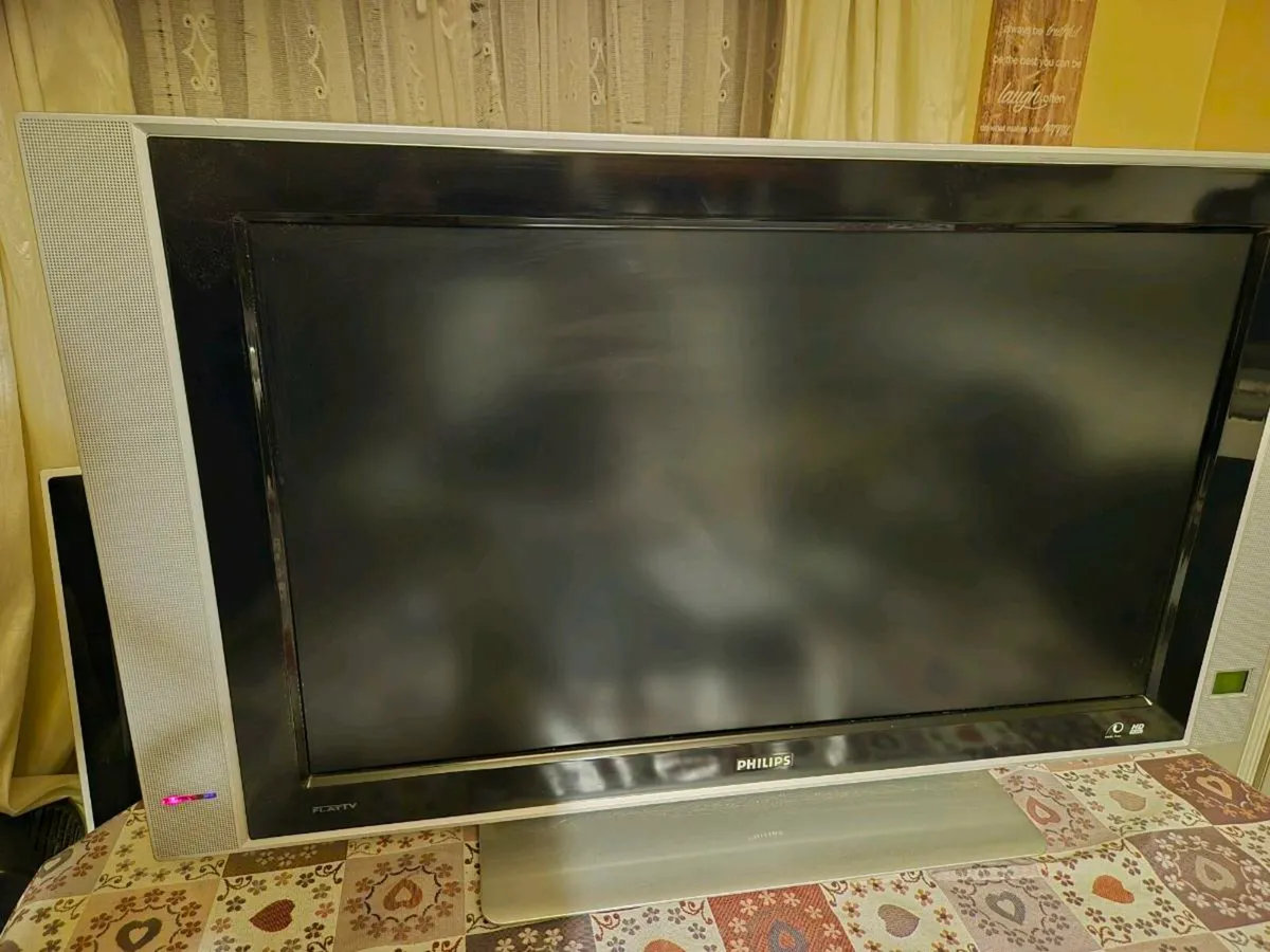 Philips 32 inch tv for sale - Image 1