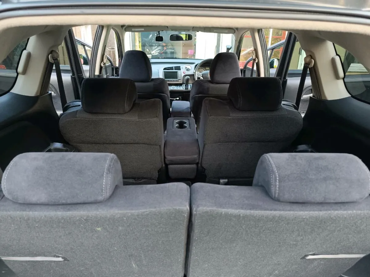 Honda Stream RSZ Automatic - Image 3