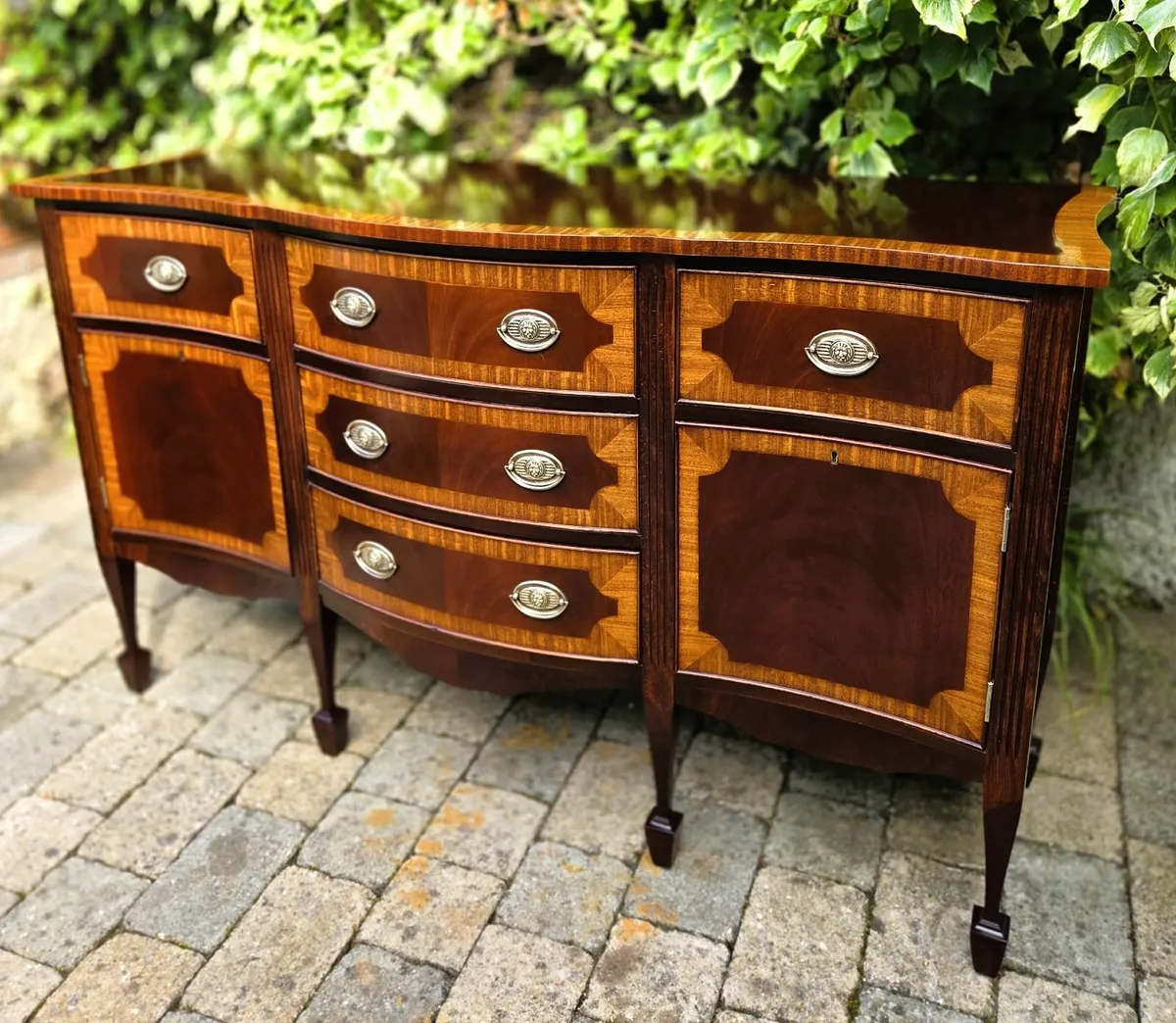 Large Mahogany & Walnut Sideboard - Image 4
