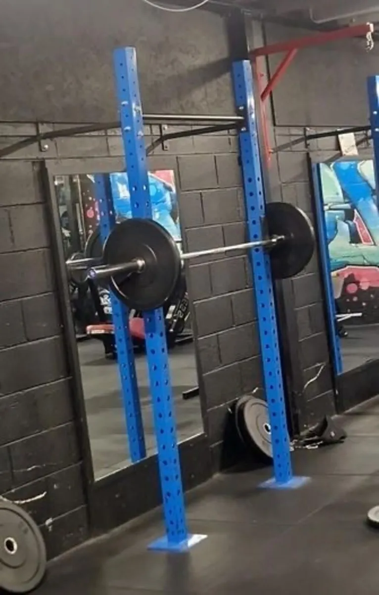 Weight wall rack with hooks - Image 2