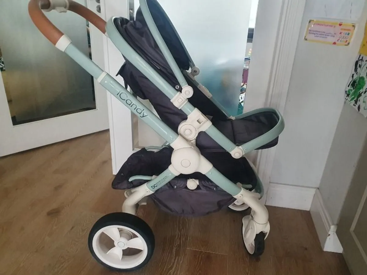 iCandy Peach 5 Pram - Image 2