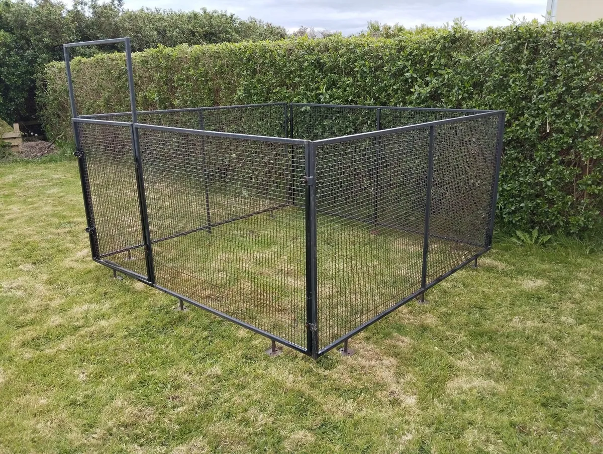 Dog enclosure - Image 1