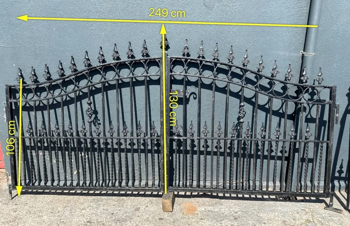 Gates x3 set - Image 1