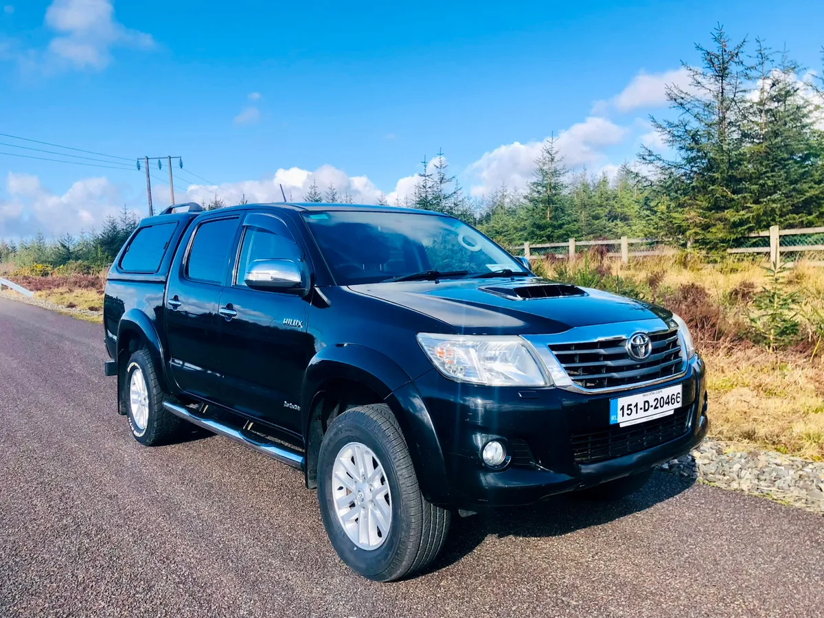 2015 Toyota Hilux Invincible - Image 2