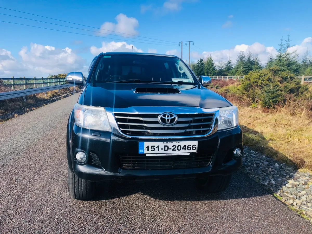 2015 Toyota Hilux Invincible - Image 3