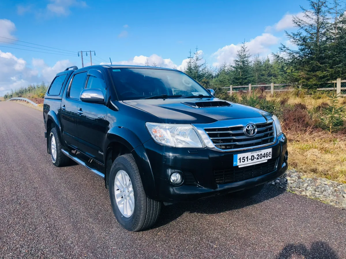 2015 Toyota Hilux Invincible - Image 4