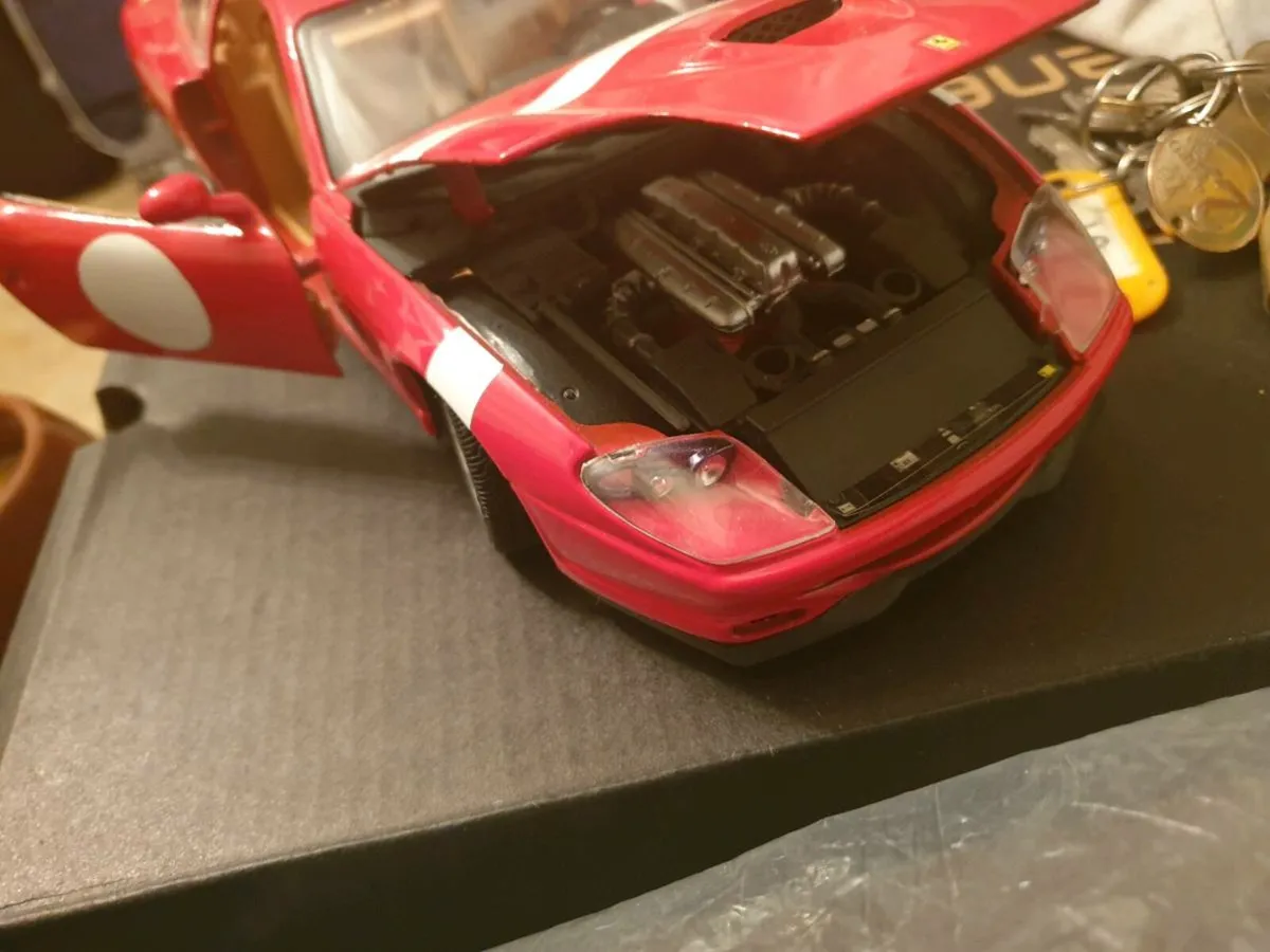 1.18 sacle....diecast ...ferrari model .. - Image 3