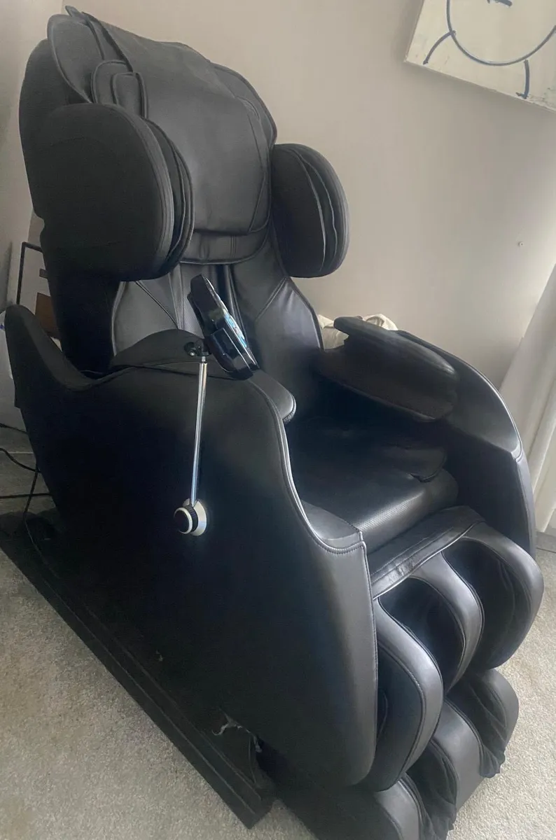 Luxury Massage Chair (Like New!) €450 - Image 2