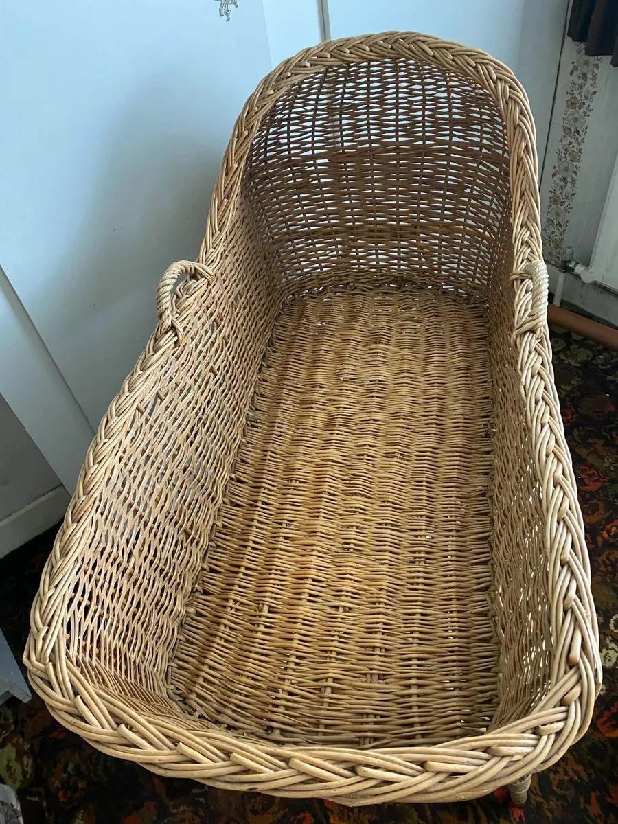 Large Wicker Moses Basket - Image 4