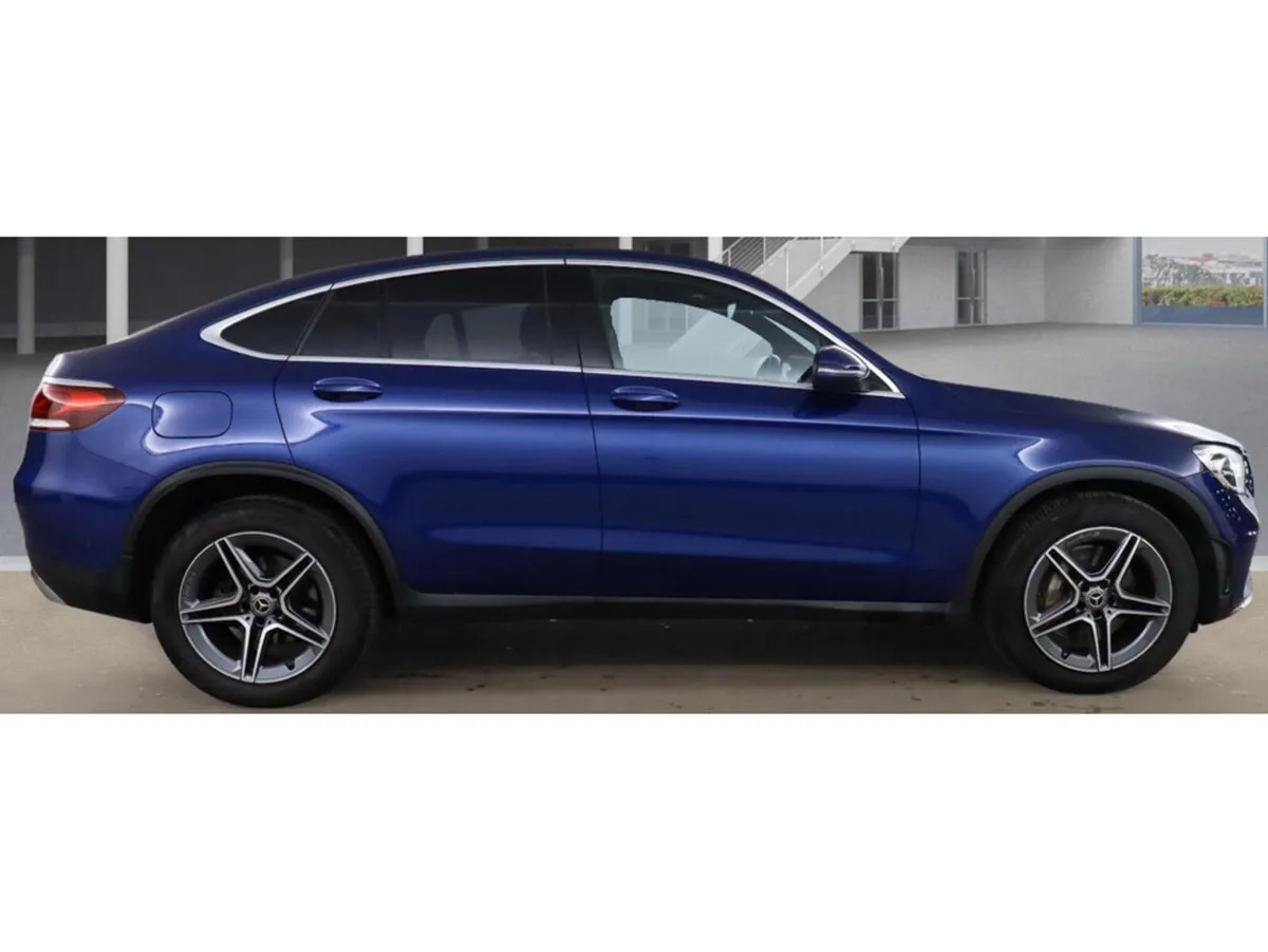 Mercedes-Benz GL-Class D 4MATIC AMG LINE - Image 2
