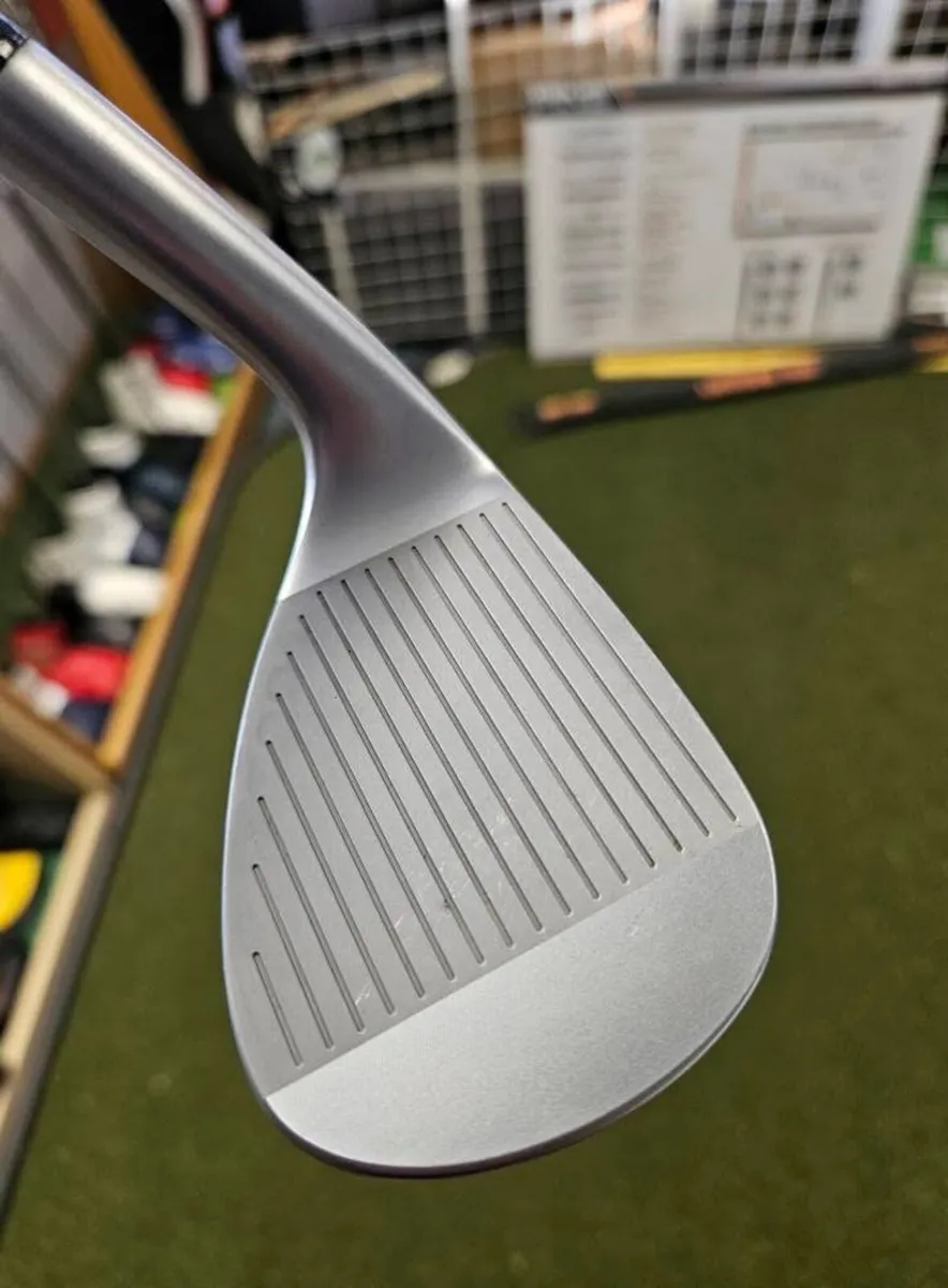 As New Mizuno Pro - Image 4
