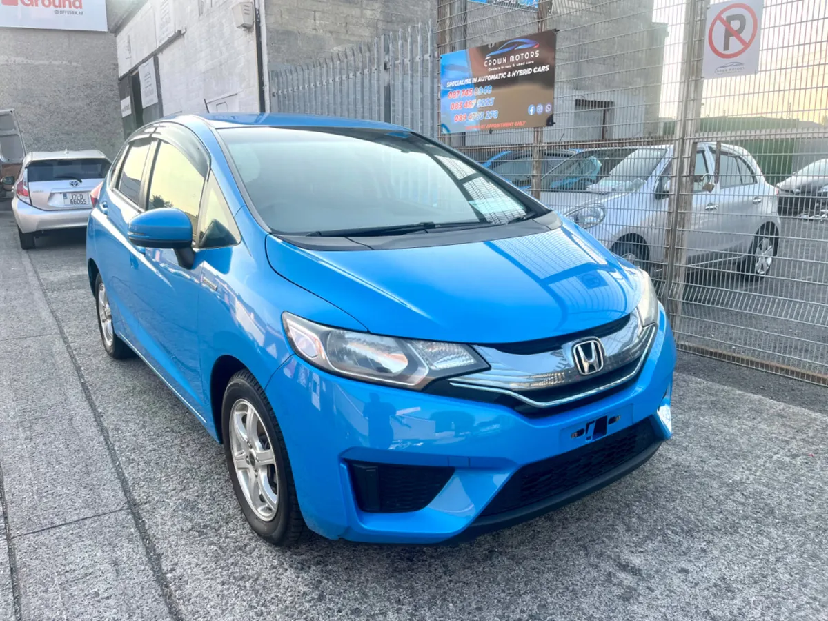 2014 Honda fit  hybrid - Image 2