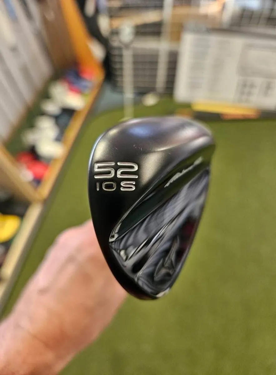 Mizuno Pro Black Gap Wedge - Image 3