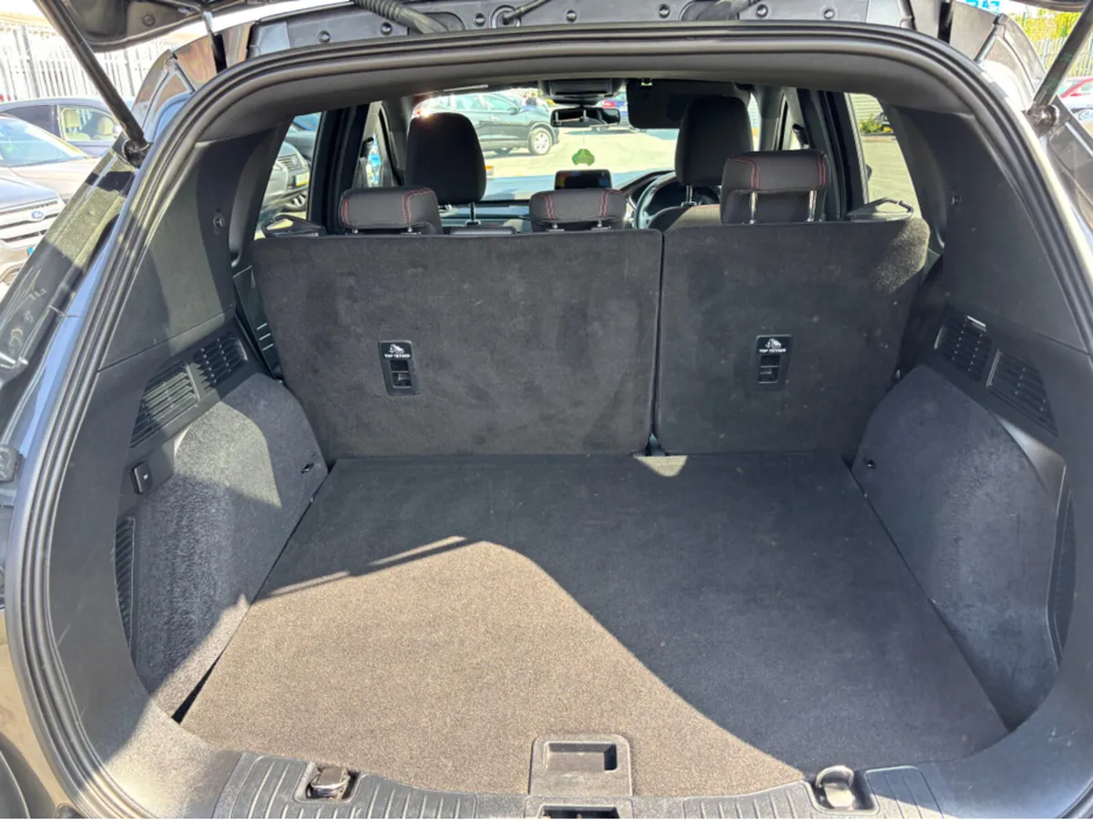 Ford Kuga ST-LINE 5DR 1.5 TD 120 S6.2 M6 4DR Finan - Image 4