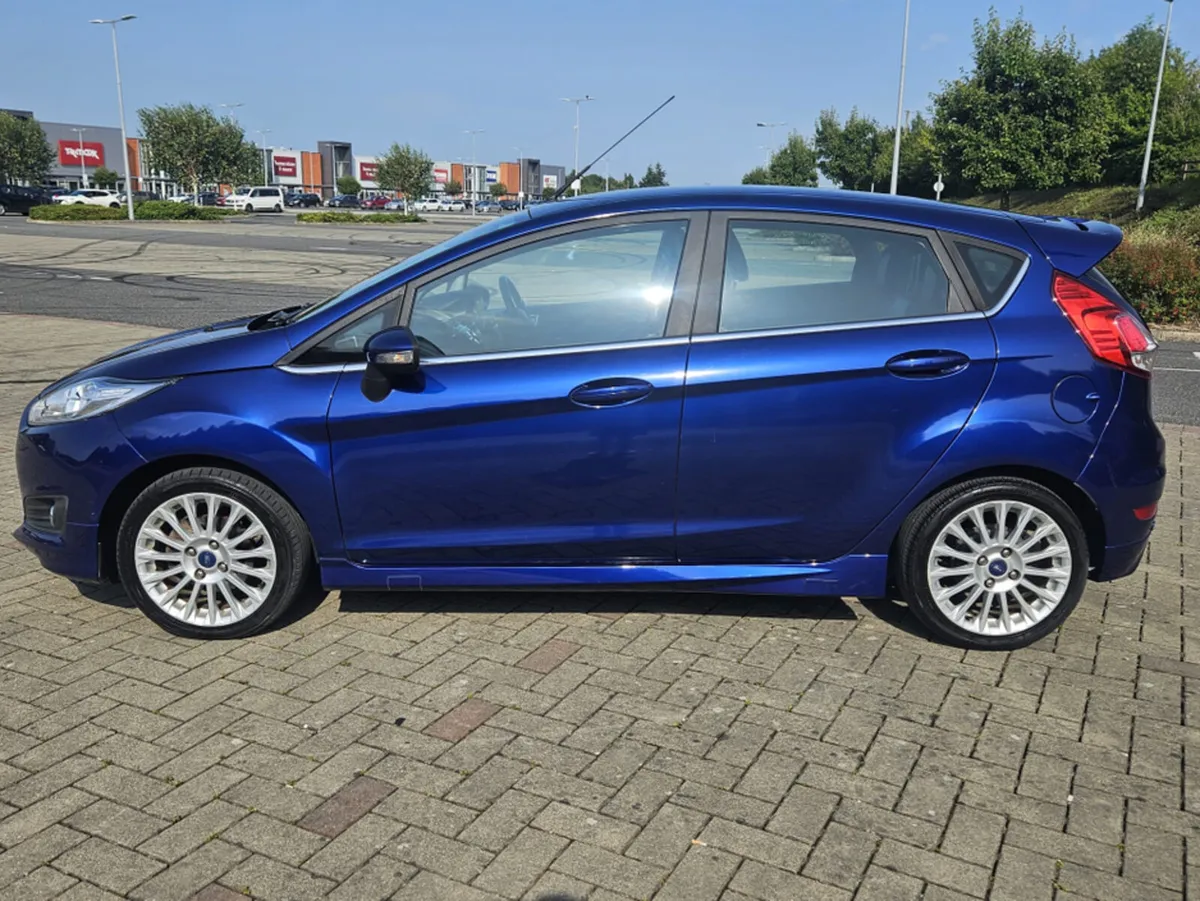 Ford Fiesta 1.0 PETROL AUTOMATIC ST LINE * HIGH SP - Image 4