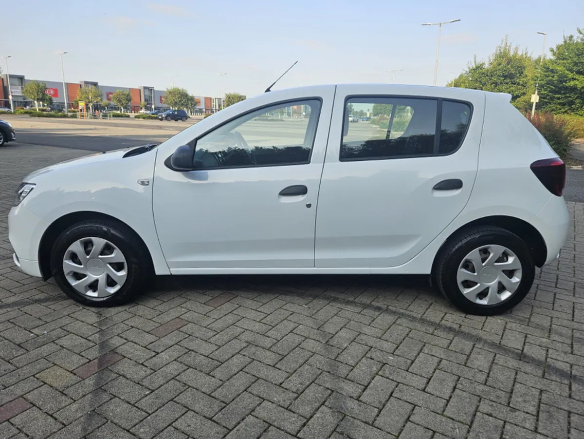 Dacia Sandero 1.0 PETROL AMBIANCE MODEL*LOW MILEAG - Image 4