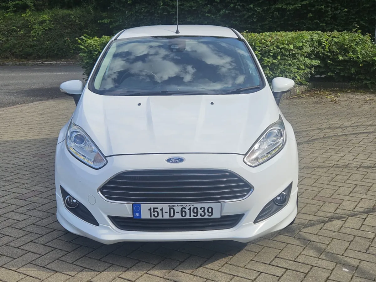 Ford Fiesta 1.0 PETROL AUTOMATIC ST LINE  * HIGH S - Image 2