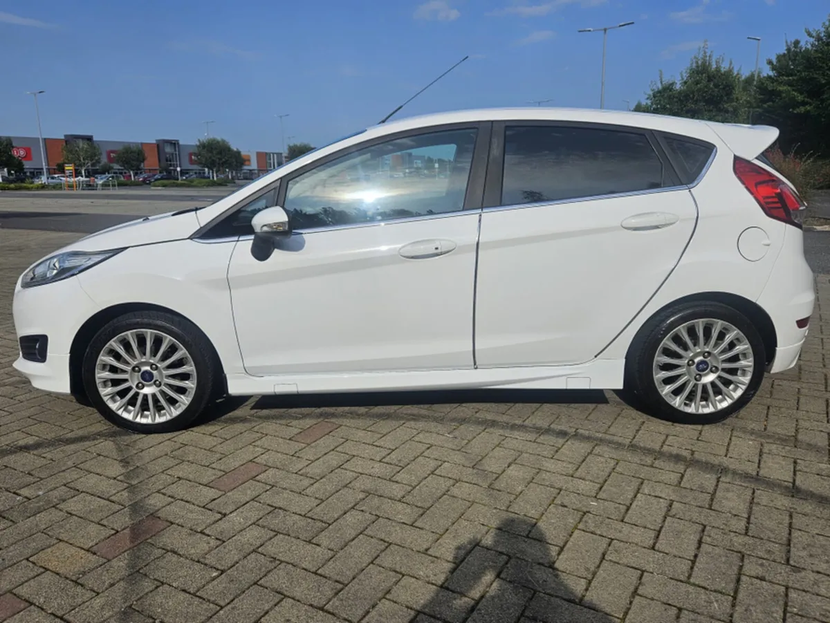 Ford Fiesta 1.0 PETROL AUTOMATIC ST LINE  * HIGH S - Image 4