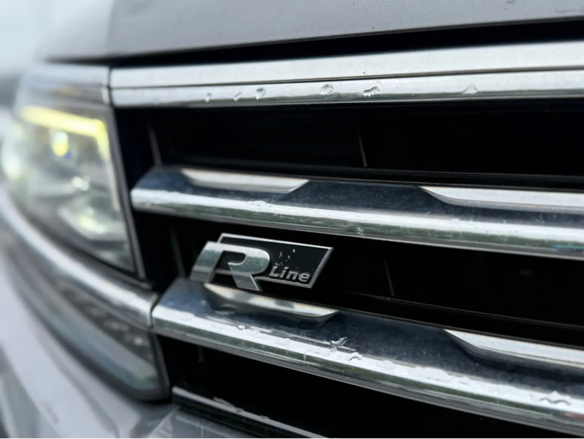 Volkswagen Tiguan R-LINE TECH TDI S- DSG - Image 3