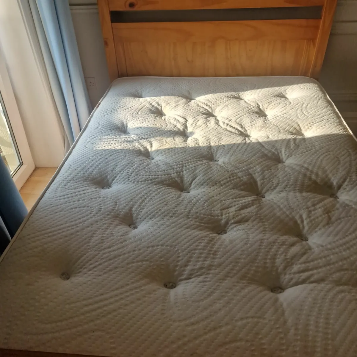 Beds and mattresses - Image 2