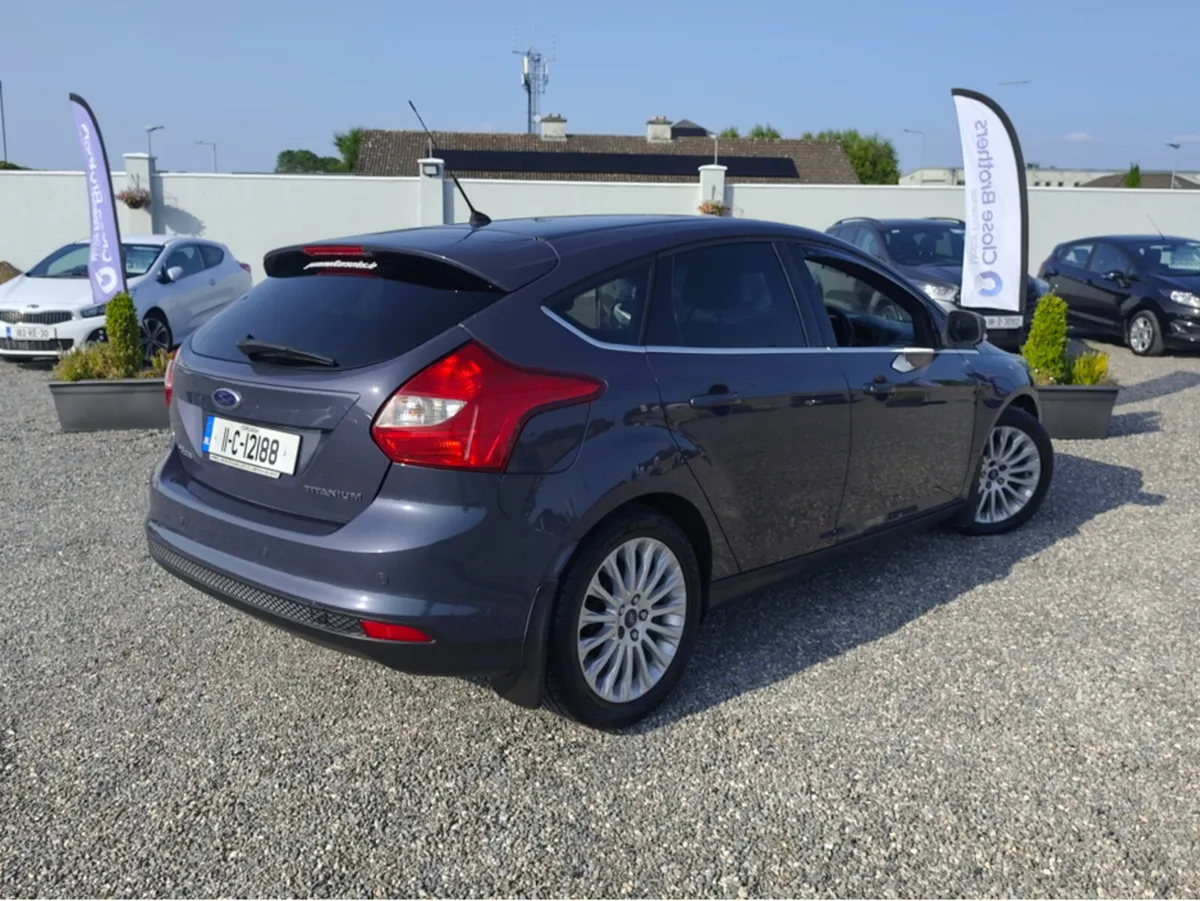 Ford Focus 1.6 TDCI 95PS 5M TITANIUM S/ S/S 4DR - Image 2