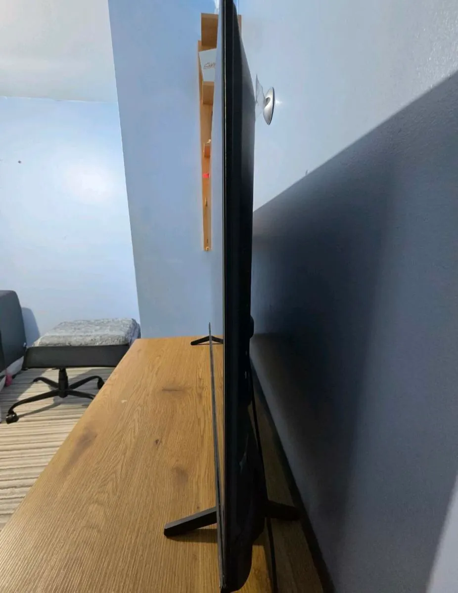 Hisense a6 43 inch smart tv - Image 2