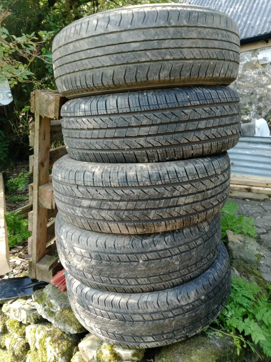 5  265/65R17 Tyres - Image 1