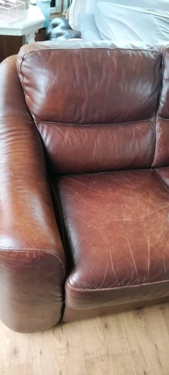 2 seater sofia - Image 4