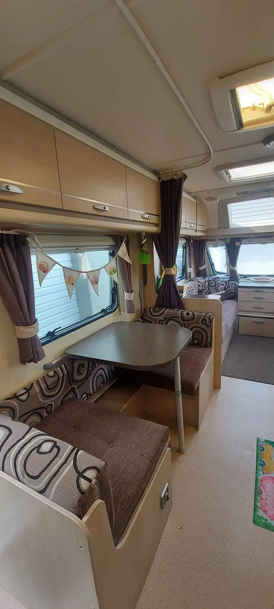 Sterling Eccles Sport 6 Berth Caravan - Image 4