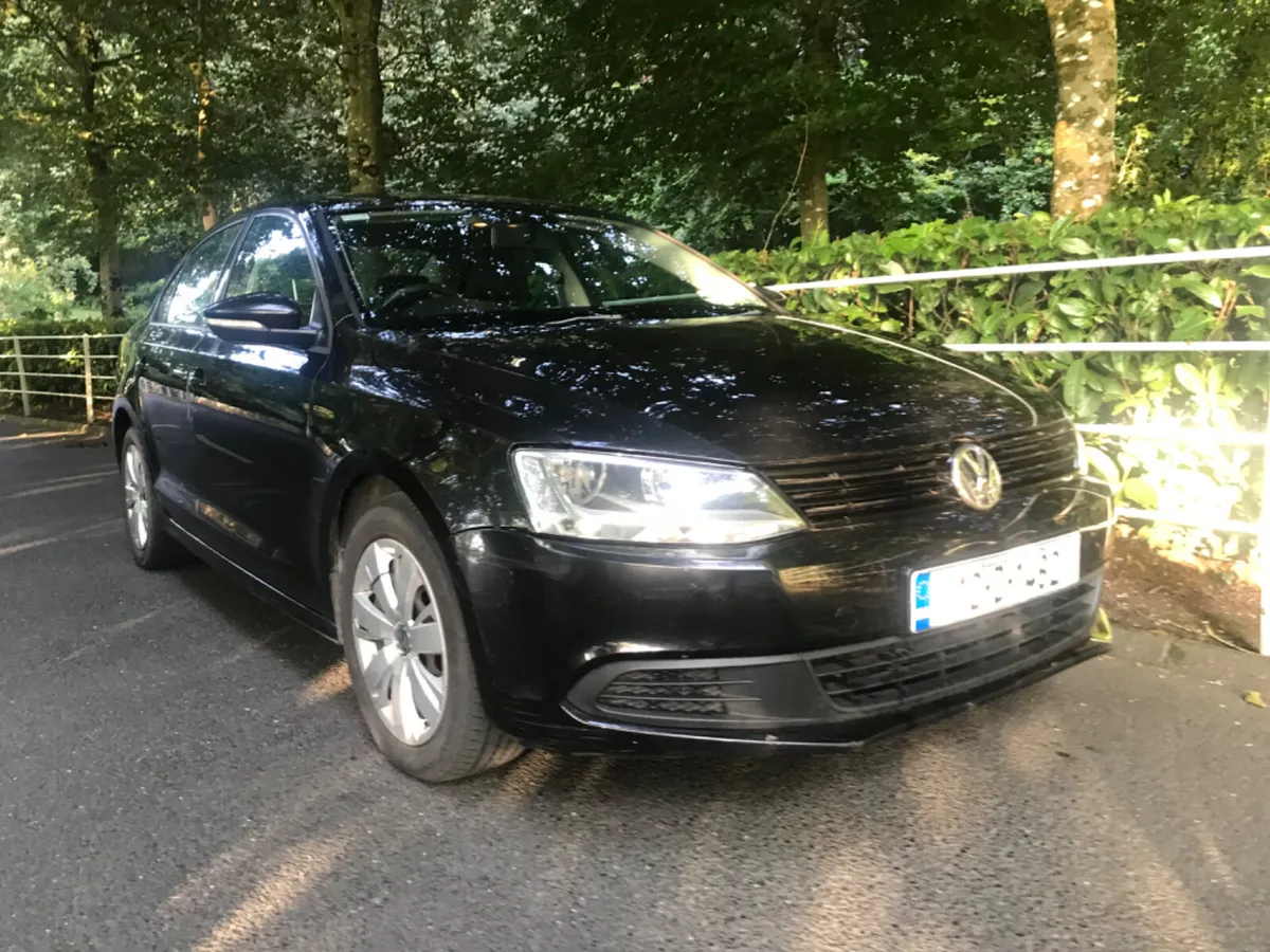 Volkswagen Jetta 1.6 TDI TRENDLINE - Image 2