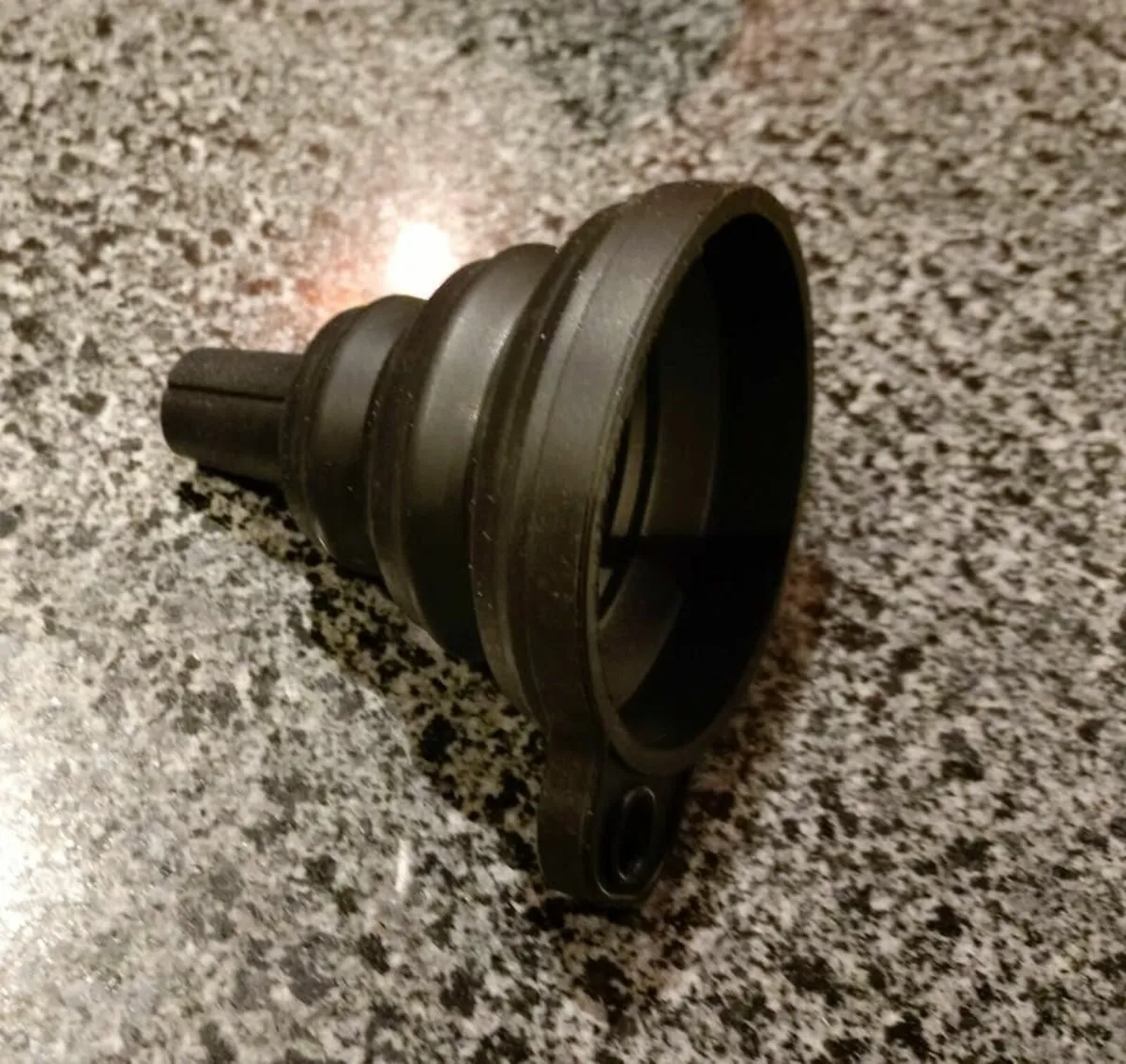 1 SMALL RUBBER FUNNEL (BRAND NEW). - Image 4