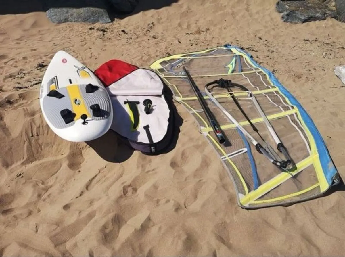 windsurfing kit 150 L. with 5,8 sqm sail - Image 1