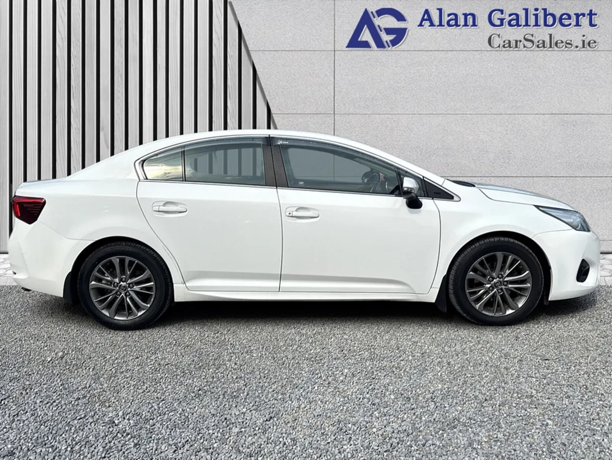 Toyota Avensis 1.6 D LUNA NAV €67 PW - Image 3
