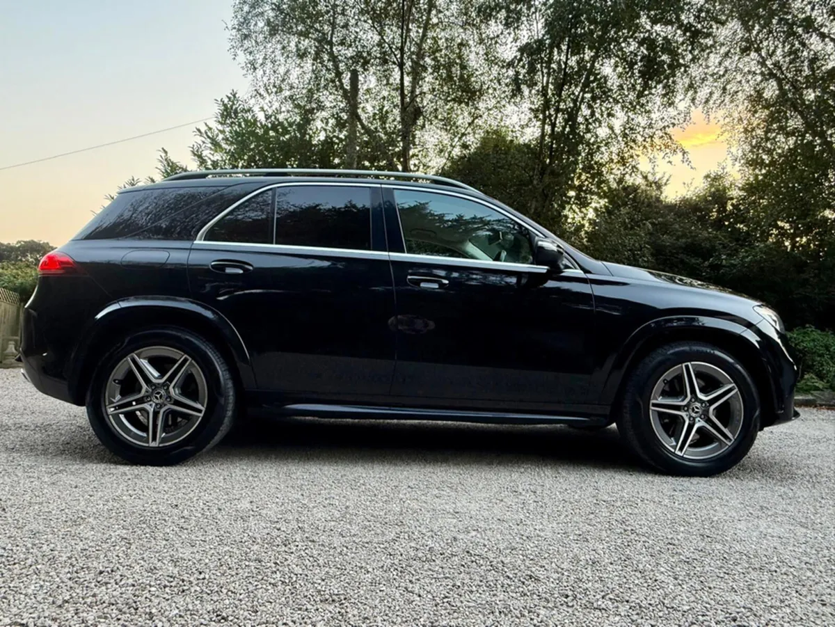 Mercedes-Benz GLE 300 D 4MATIC 7 SEAT AMG EXT - Image 4