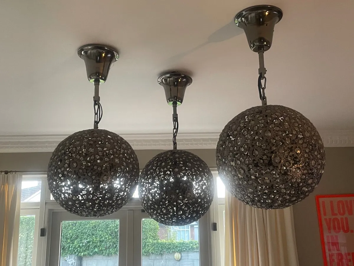 Chandelier/Interesting Light Fitting - Image 3